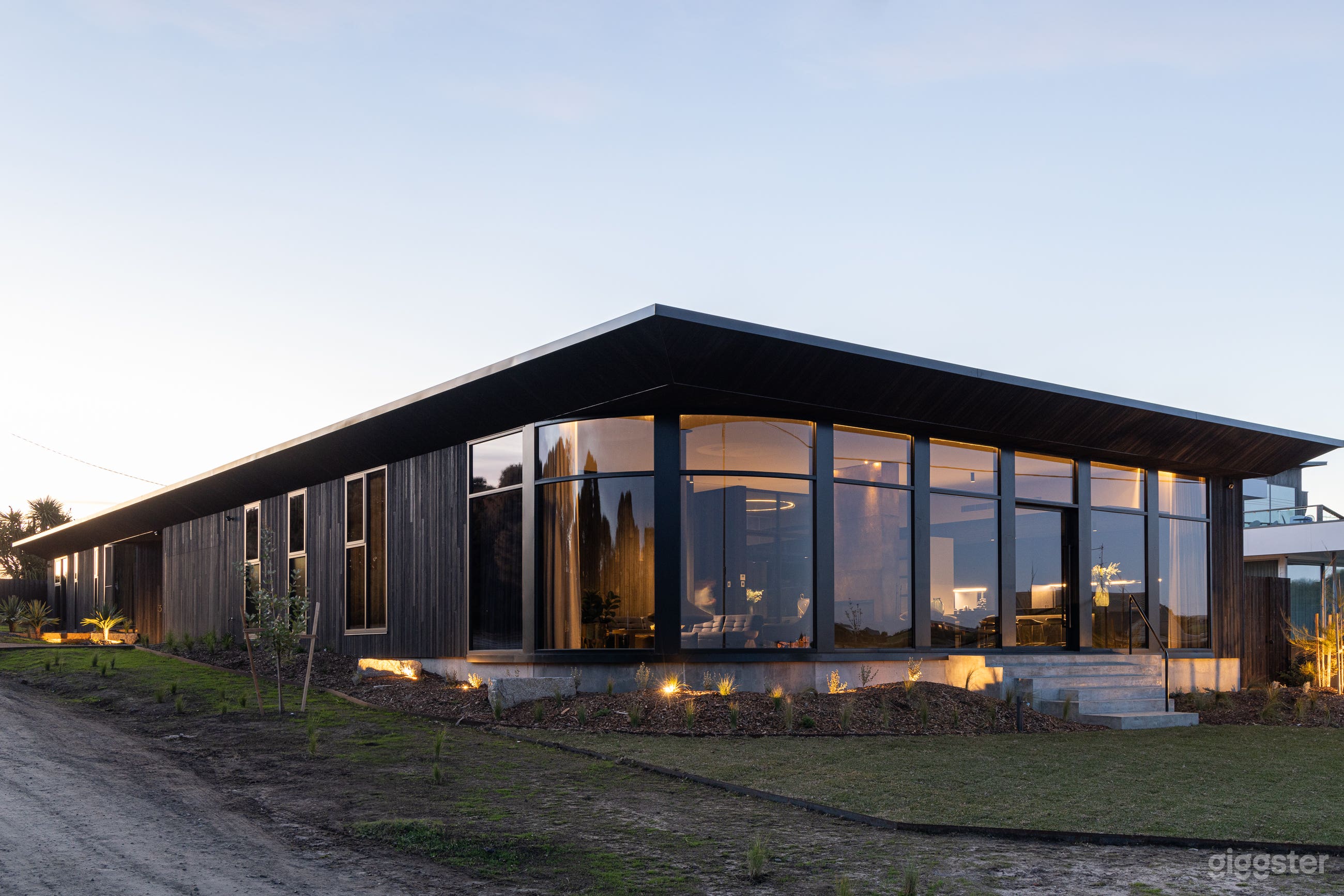 Cliff Top Home  Photo 2