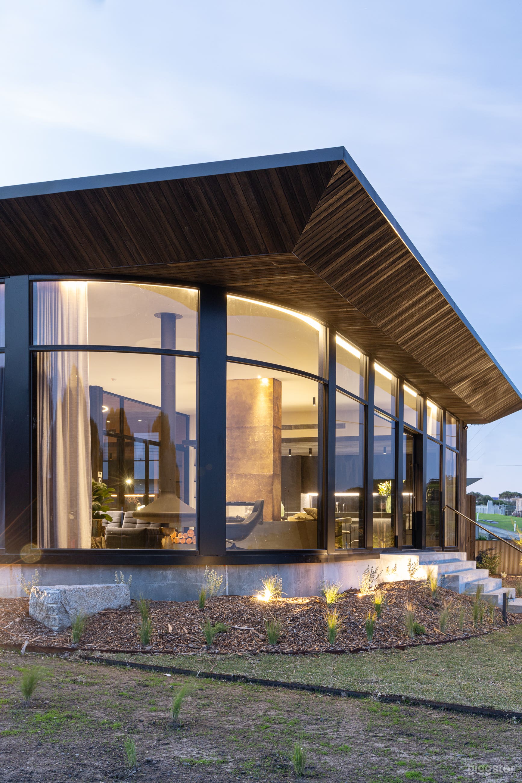 Cliff Top Home  Photo 3