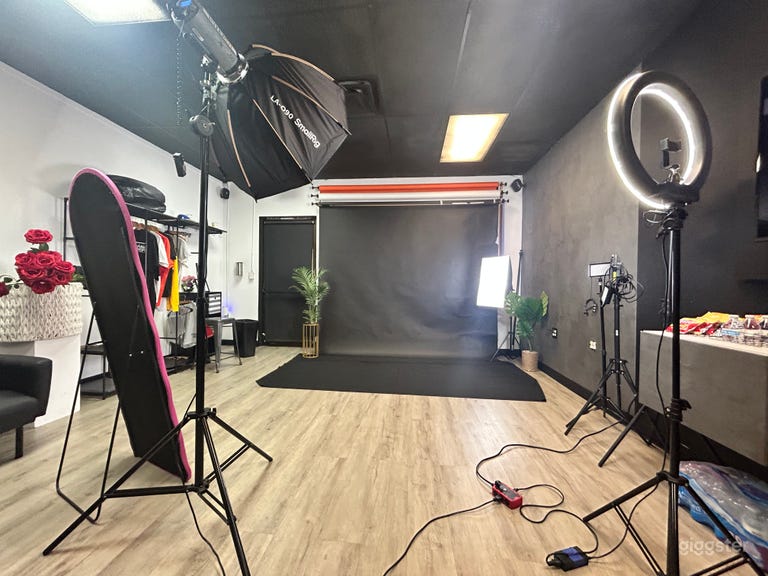  Versatile Photography & Creative Studio by SDSU. 