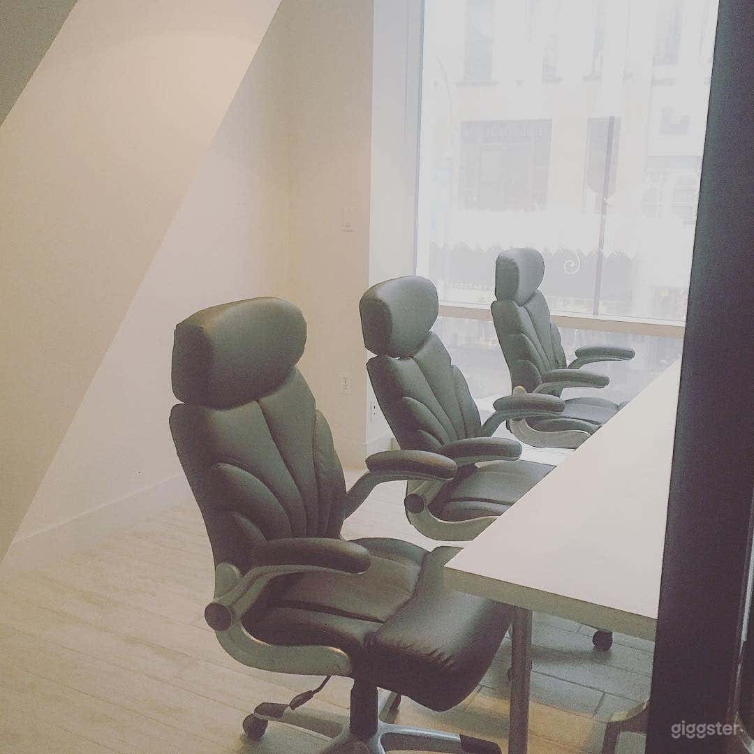 Conference Room for 1-10 Photo 4