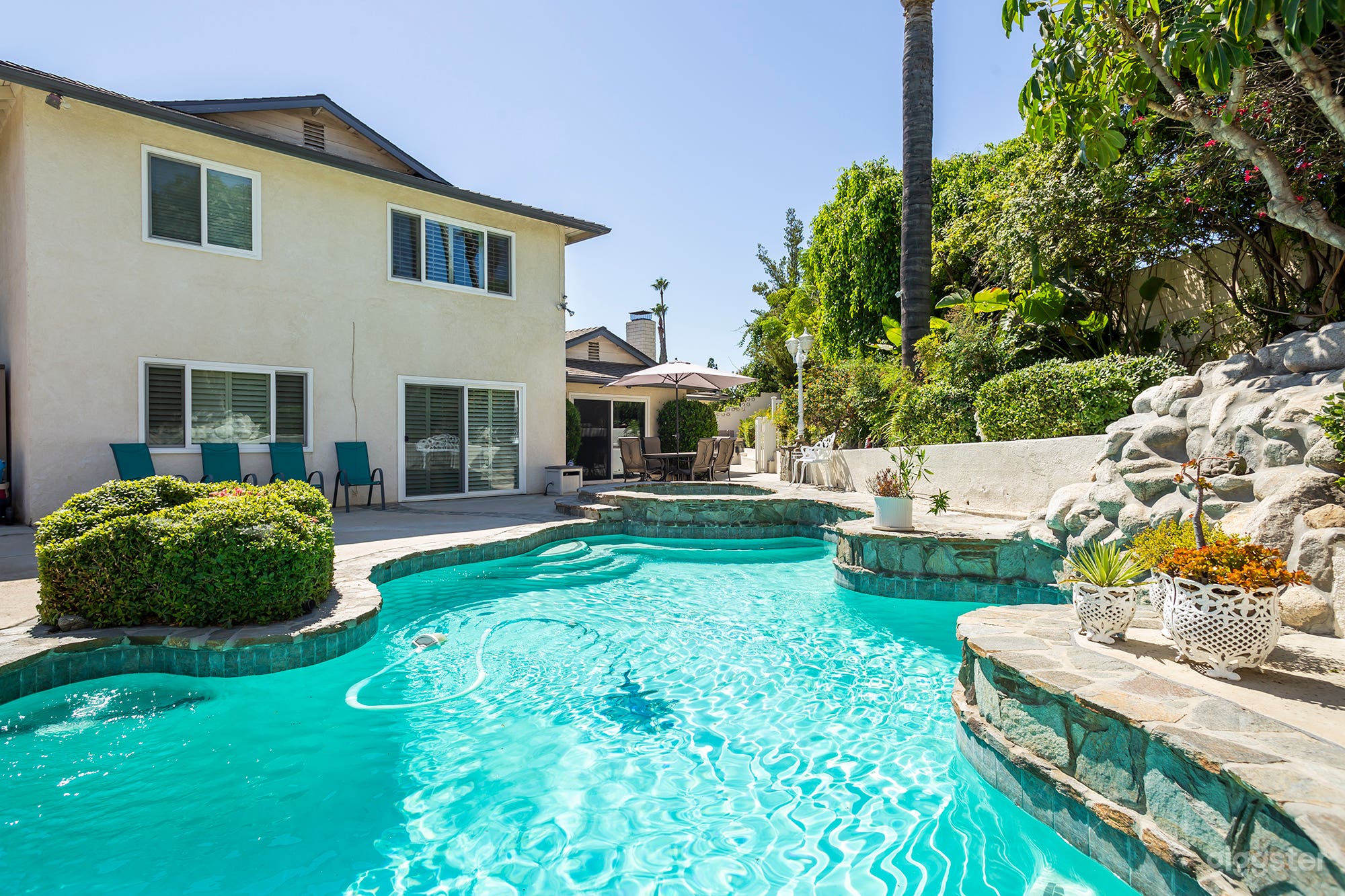 Spacious Americana Photo 1