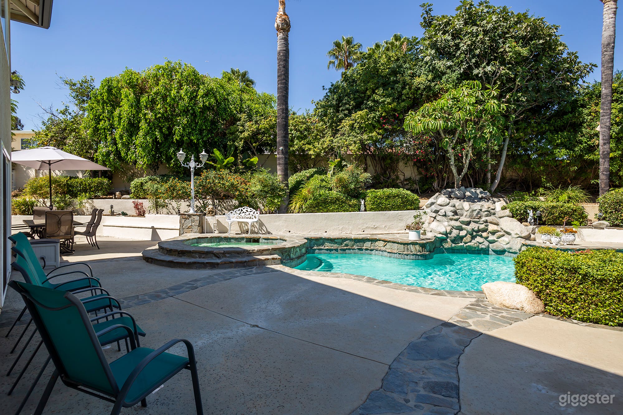 Spacious Americana Photo 4