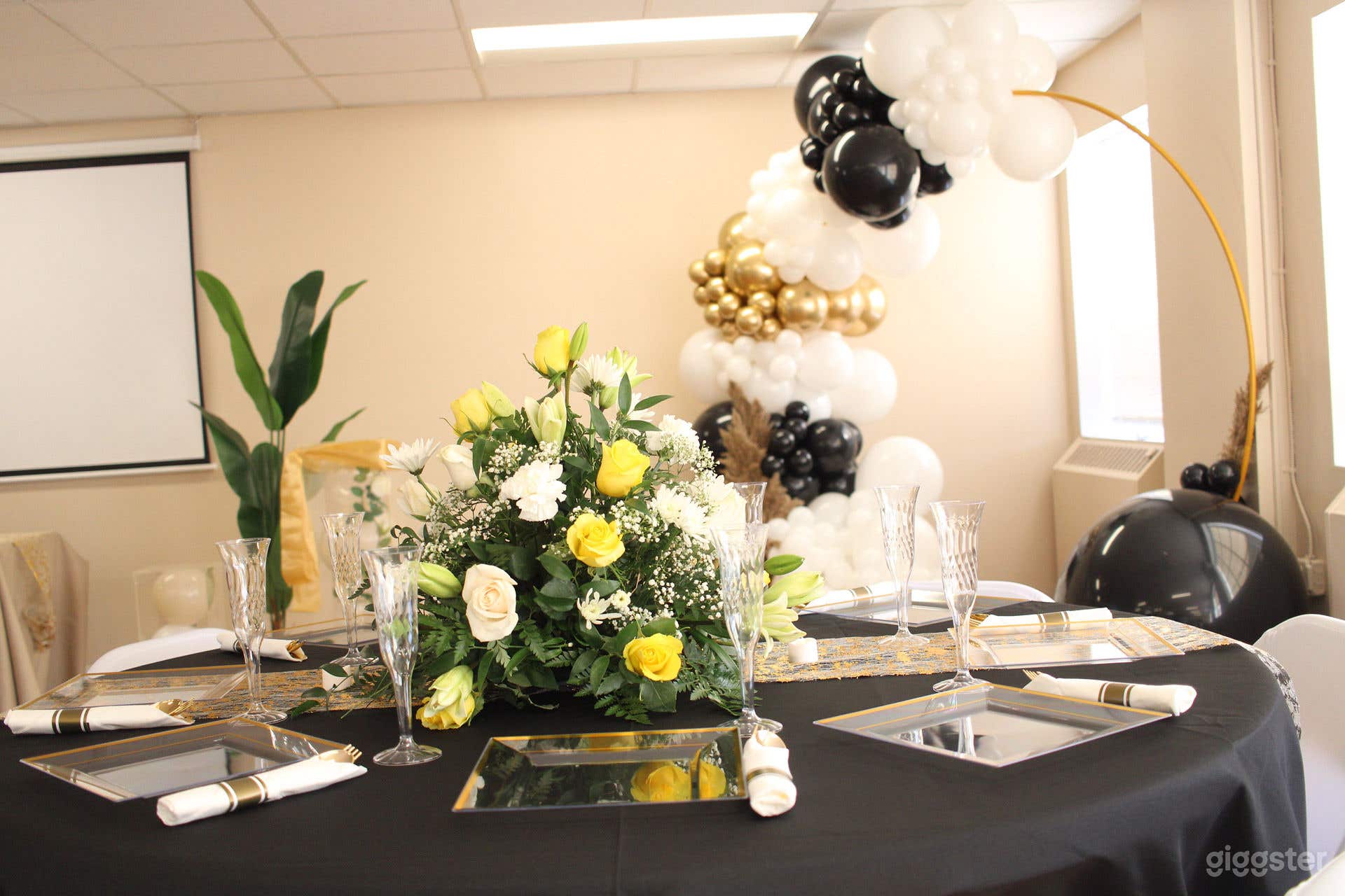 Downtown Chic Meeting Room Photo 1