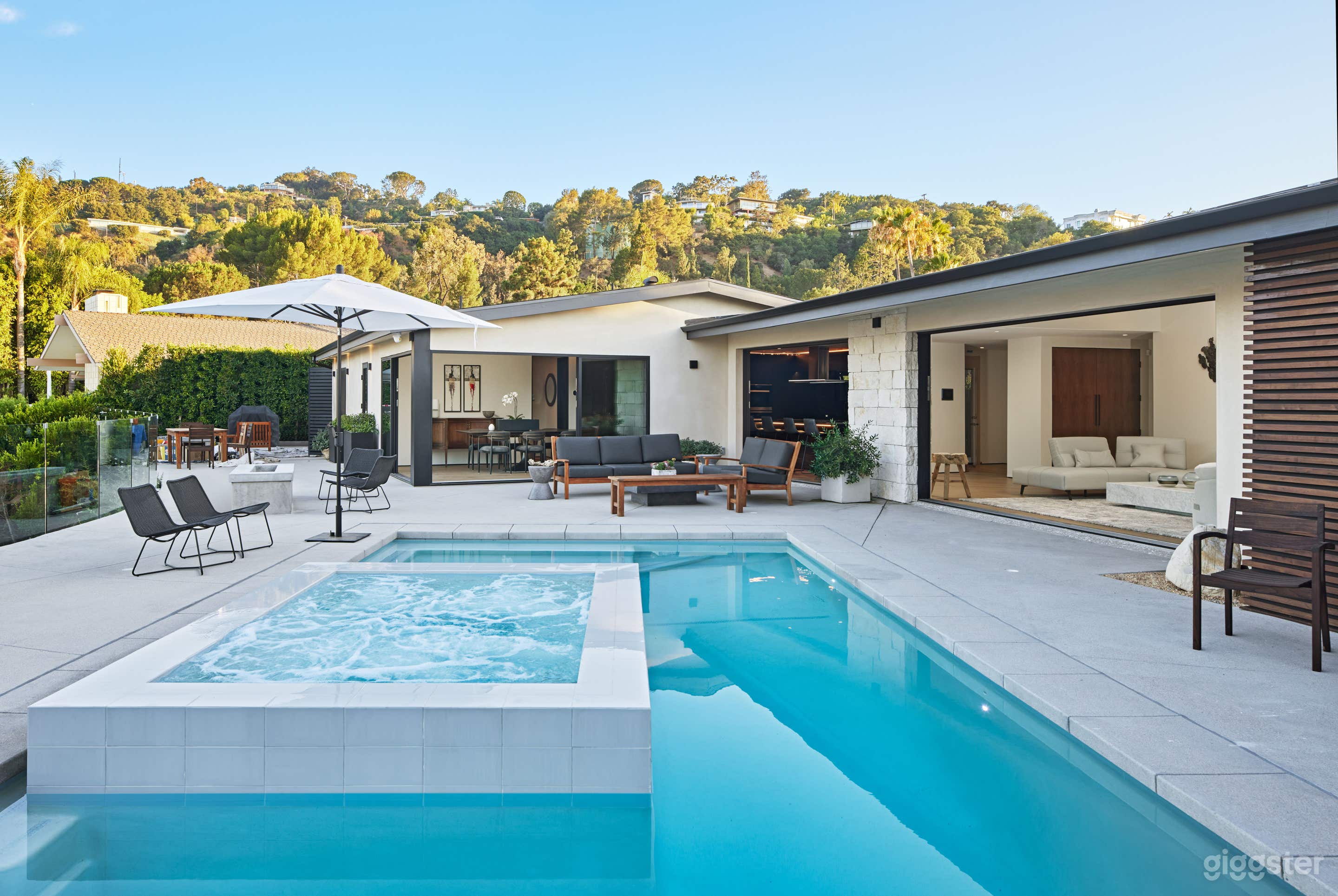 Modern No.2935 Photo 1