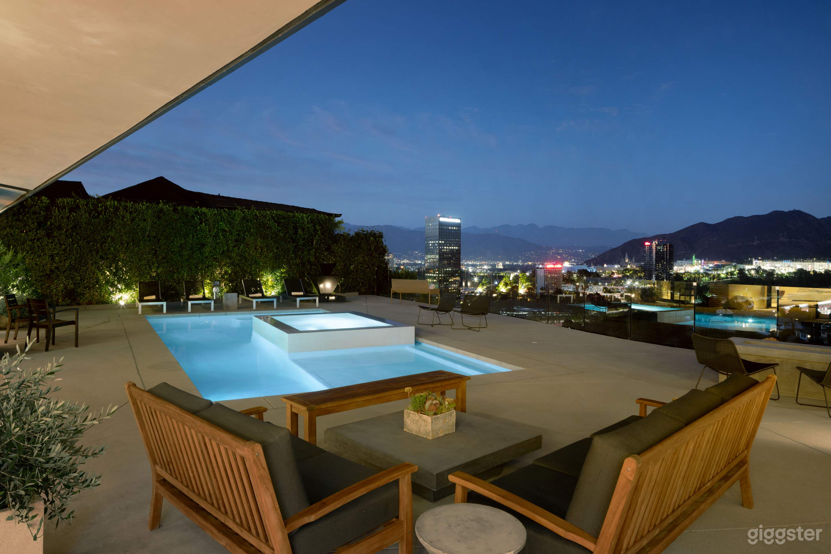 Modern No.2935 Photo 3