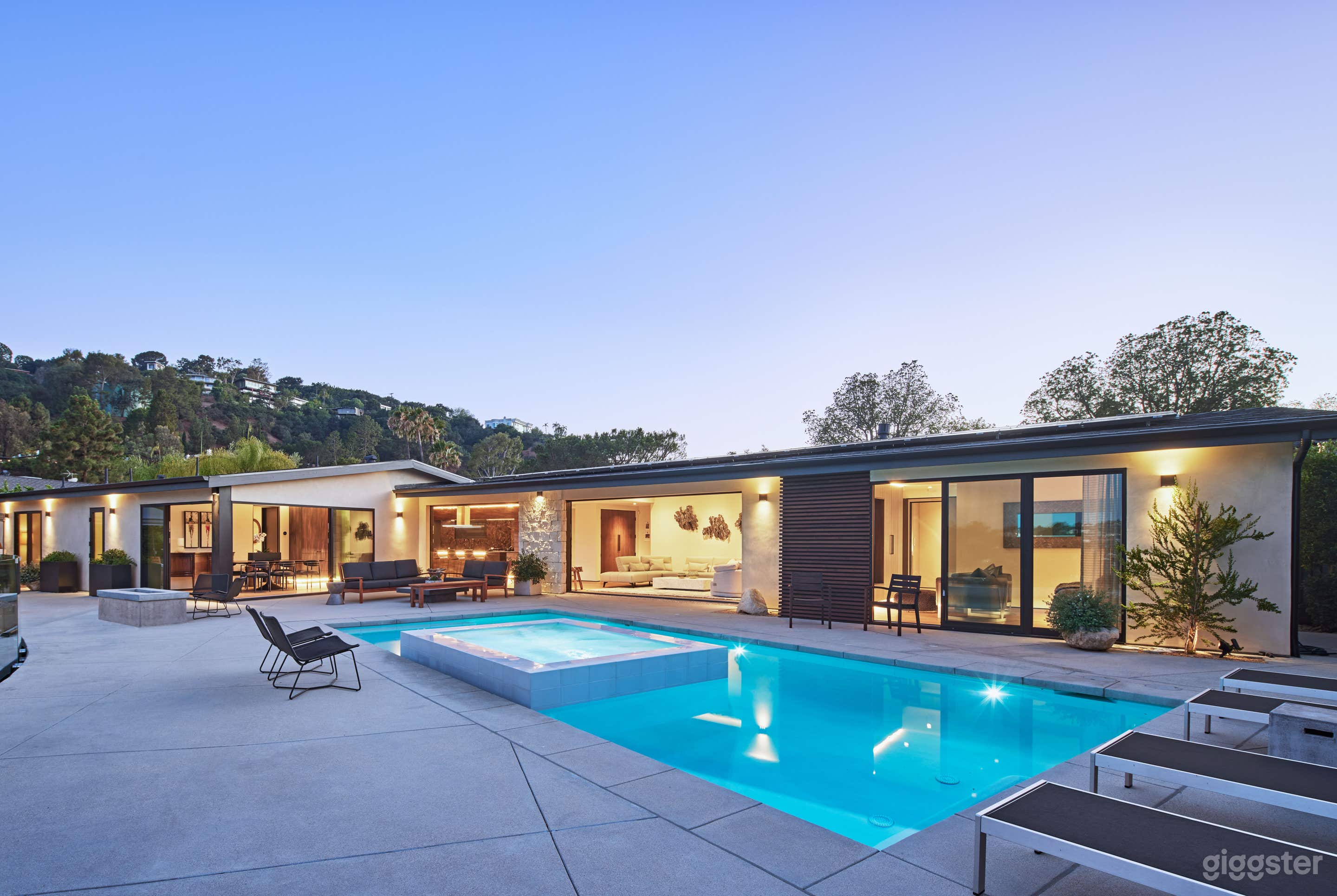 Modern No.2935 Photo 2