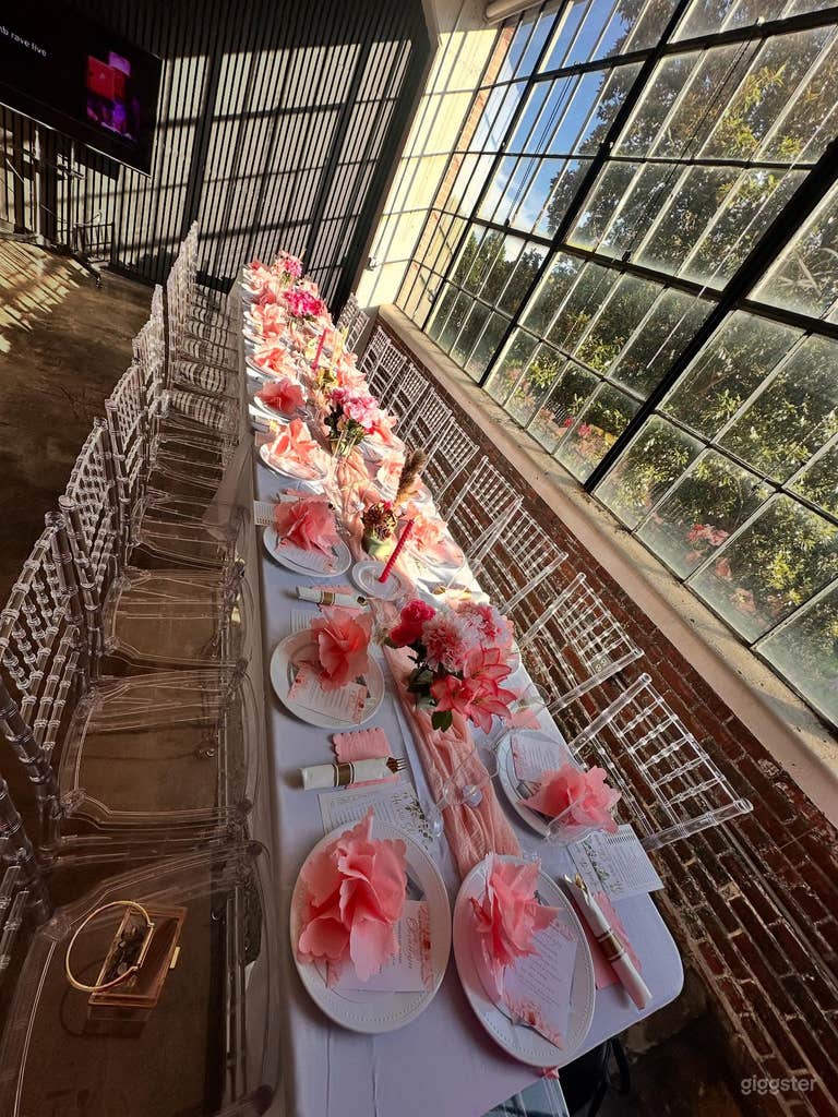  Luxury Event Space with Aesthetic + Natural Lighting 
