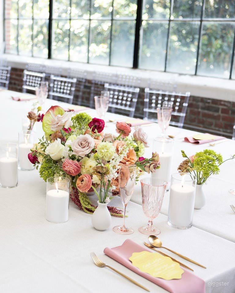  Luxury Event Space with Aesthetic + Natural Lighting 