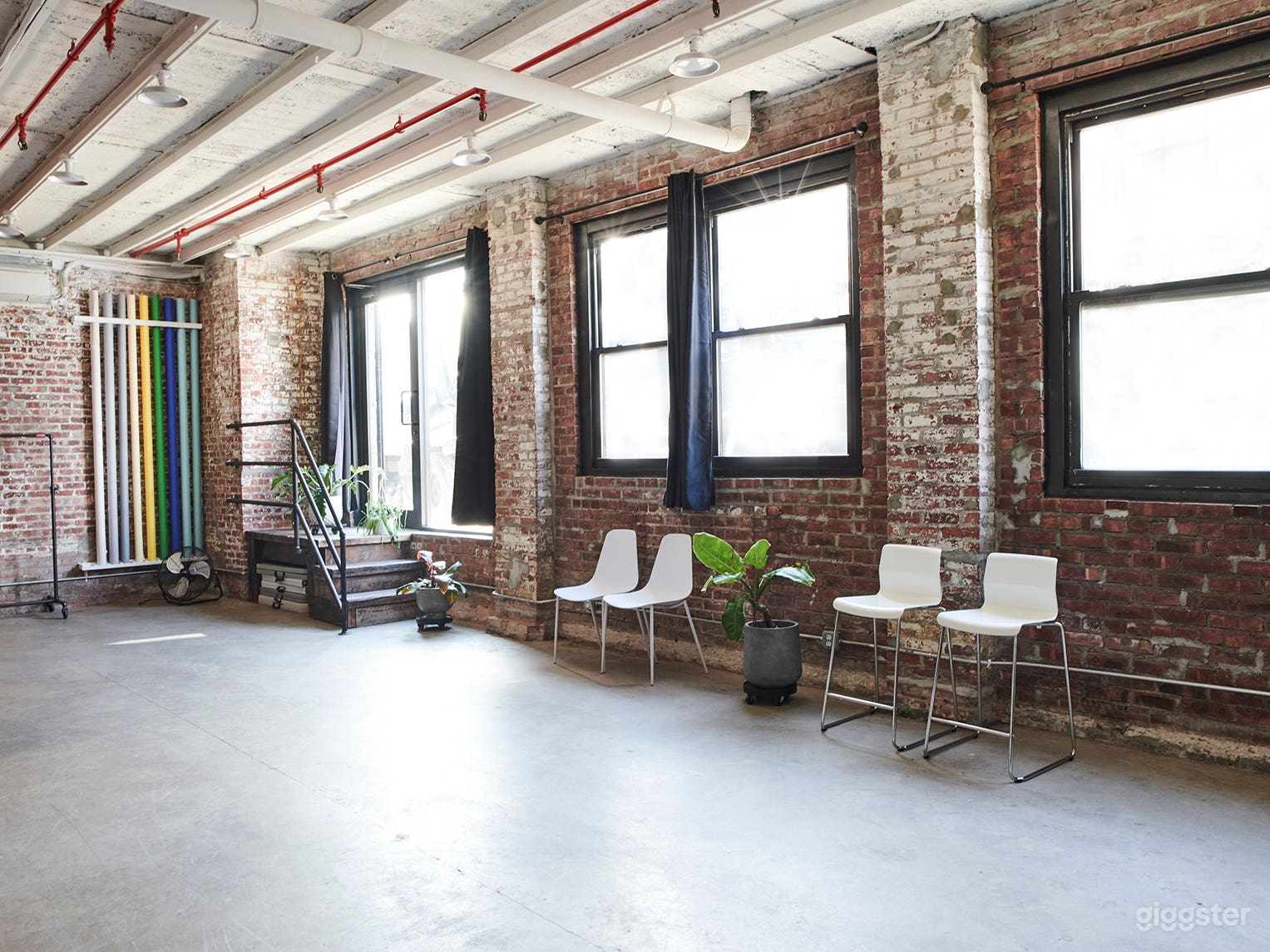 A long wall of bright light and great furniture options