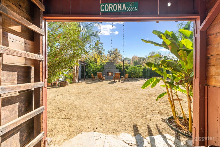  Modern Farmhouse and Barn.  Large flat lot.   