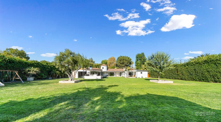  Modern Farmhouse and Barn.  Large flat lot.   