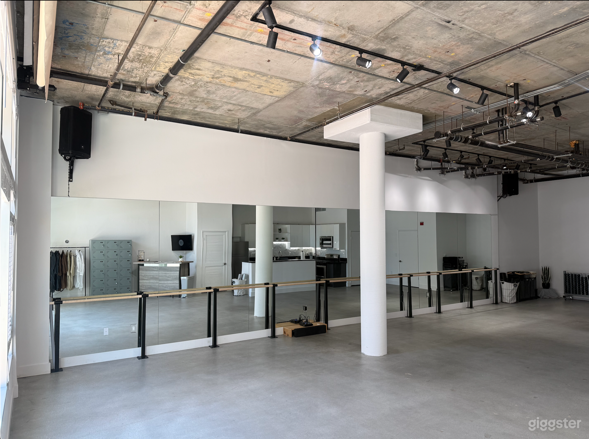 Beautiful Fitness Studio for Film & Creative Production Photo 3