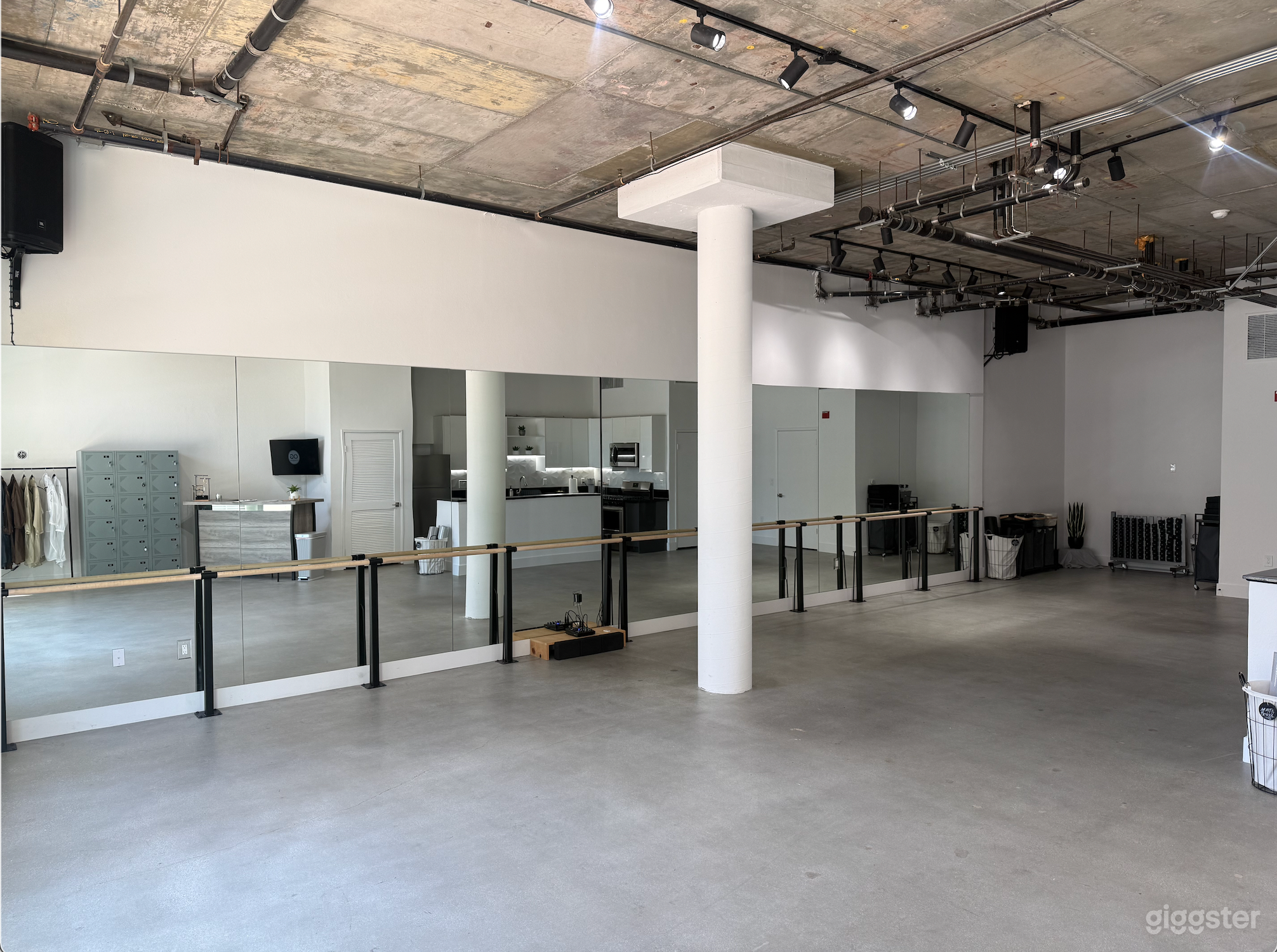 Beautiful Fitness Studio for Film & Creative Production Photo 1