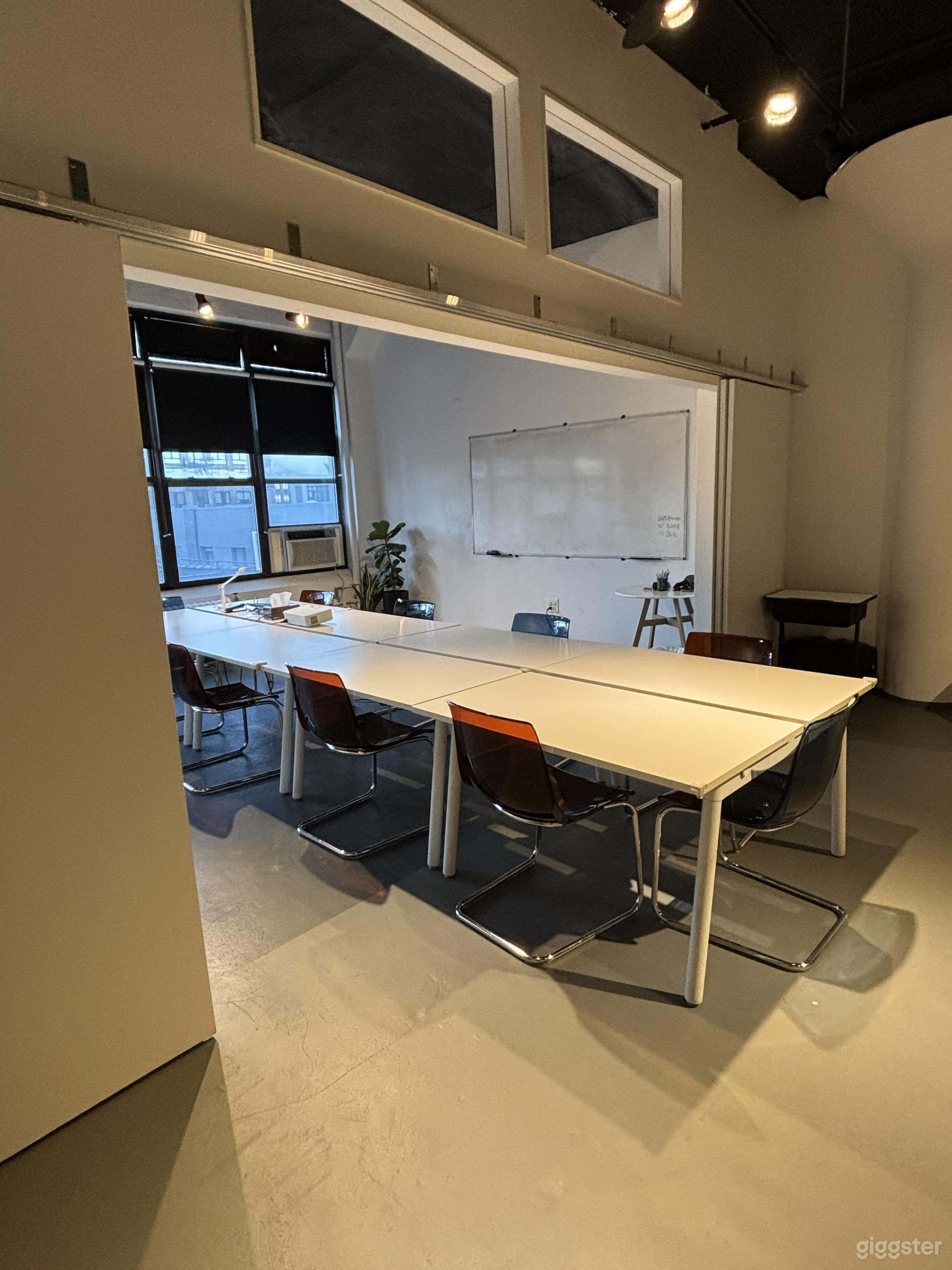 Studio, modern, high ceilings in LIC Photo 1