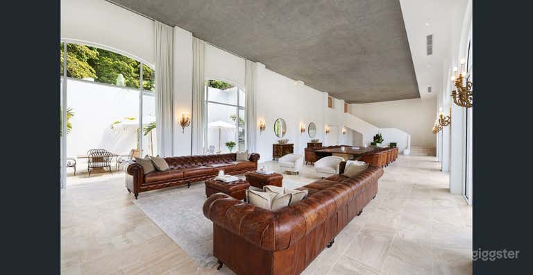  B Estate - Mediterranean Mansion with Helipad & Pool 