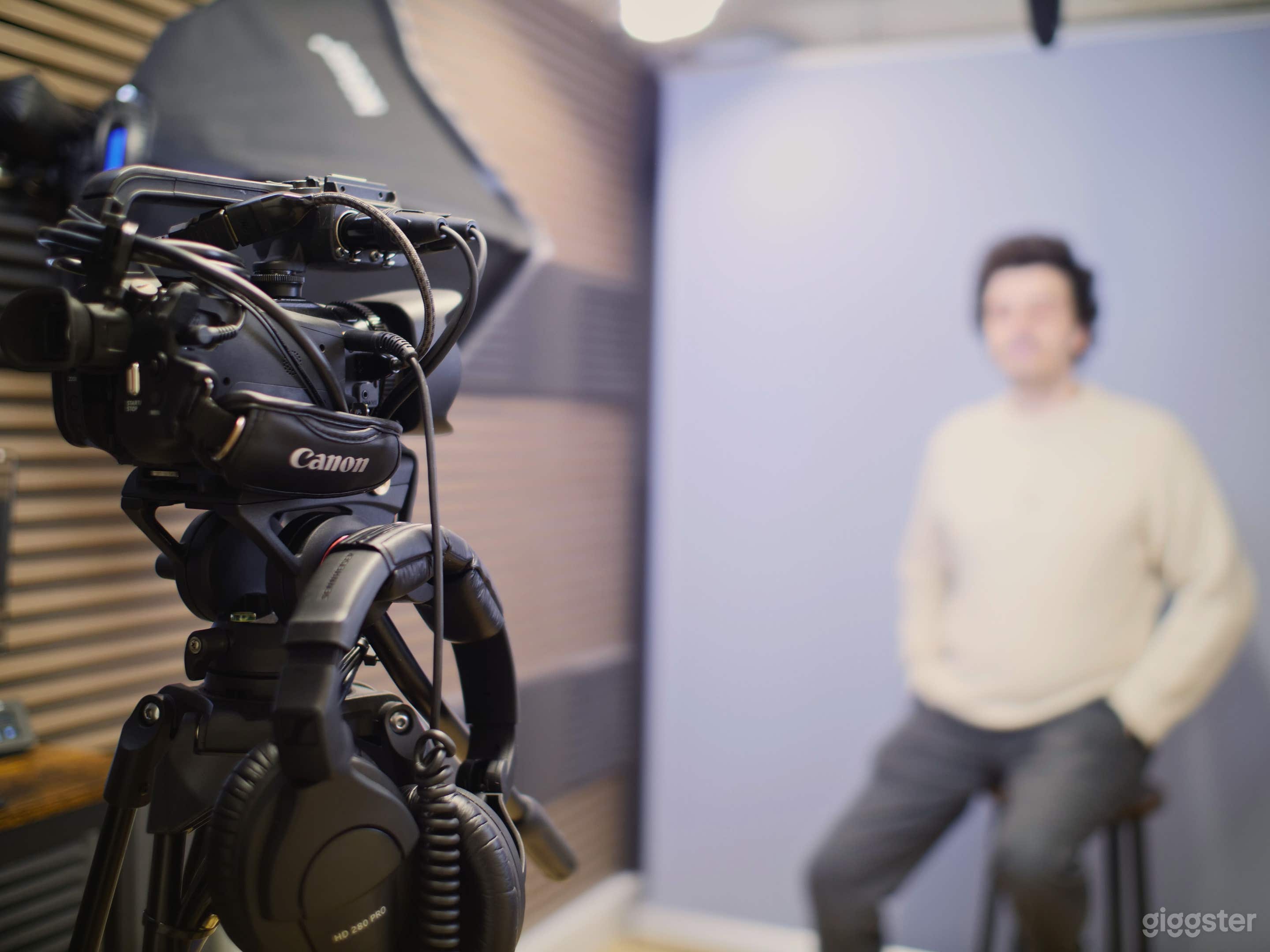 Fully Equipped Stream Video &amp; Photo Studio  Photo 2