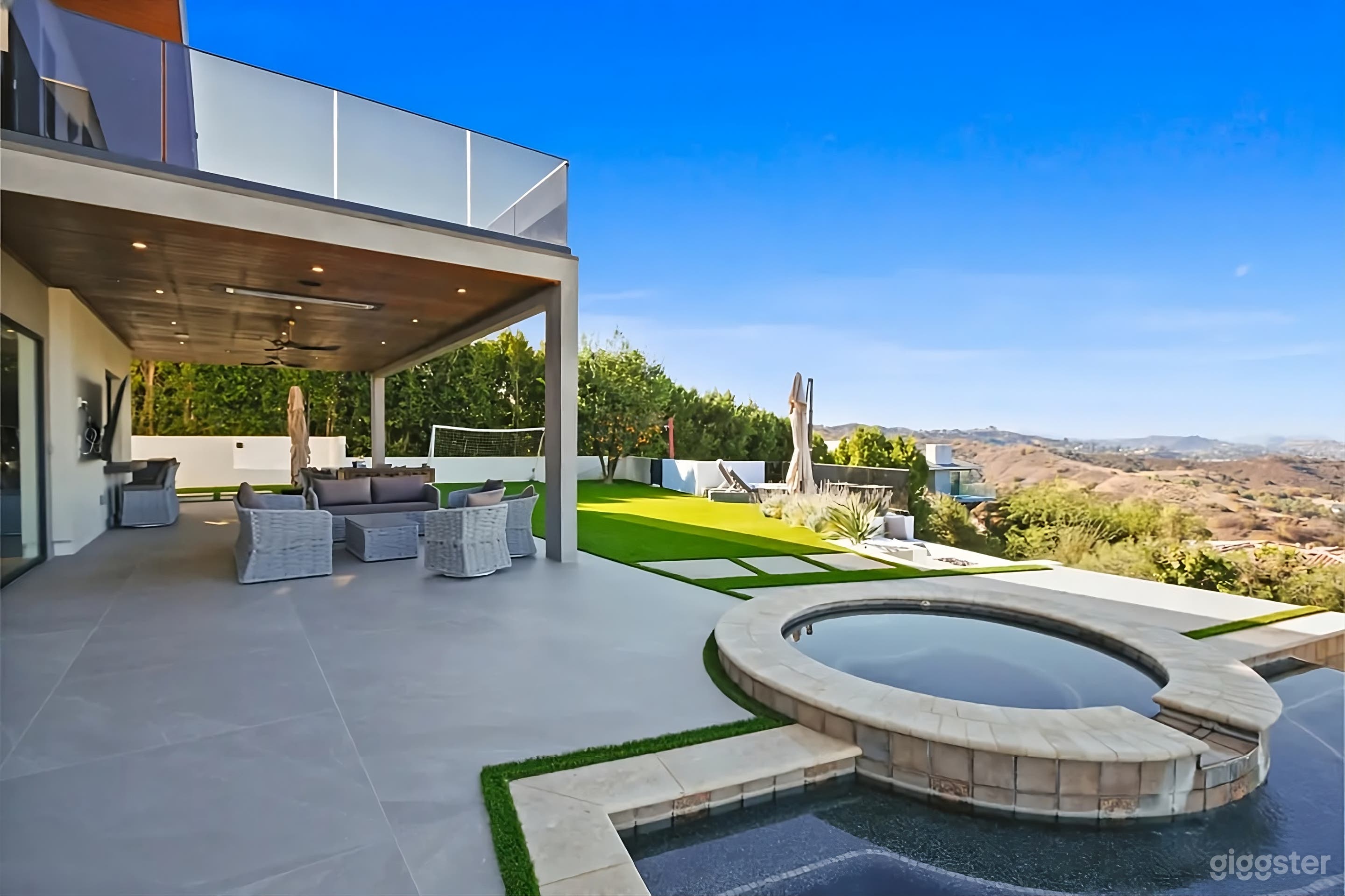 Hillside Luxury Backyard with Views Photo 1