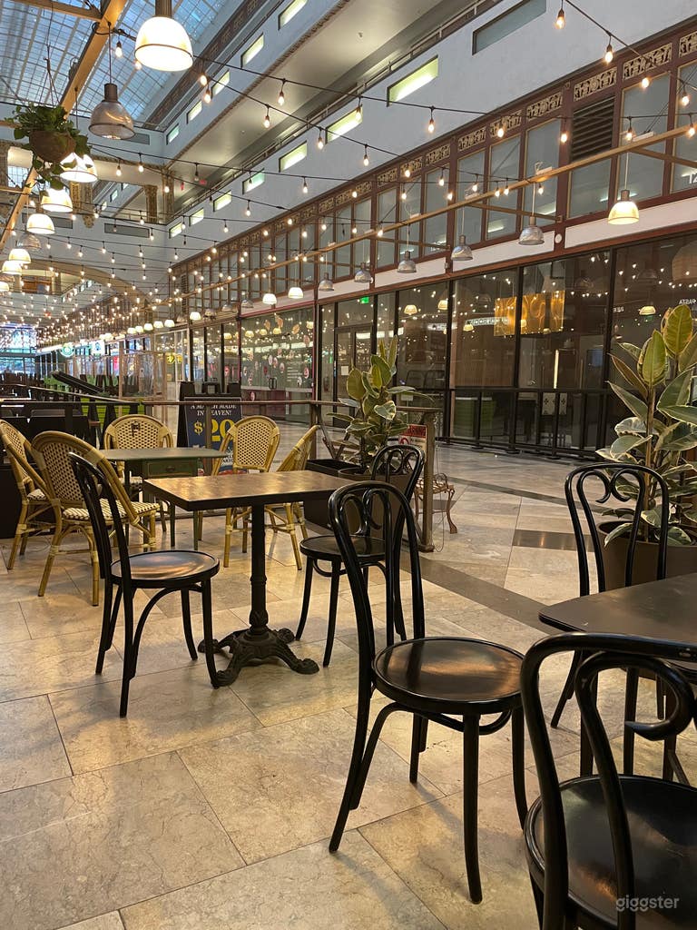  Exquisite Vintage Patio in Los Angeles 