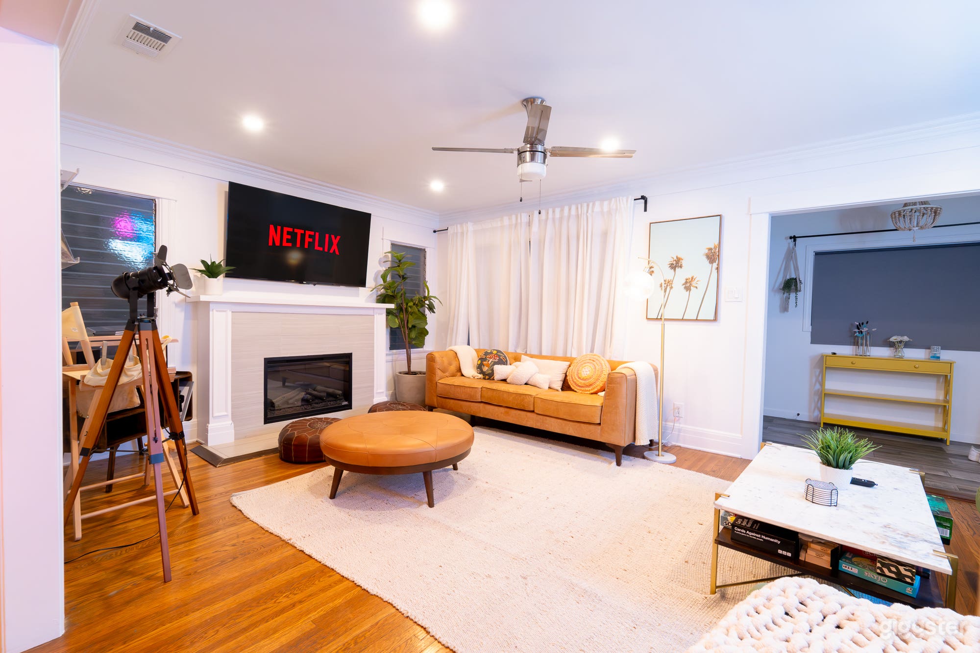 Large Stylish 4 Bed House with Tons of FREE Parking  Photo 3