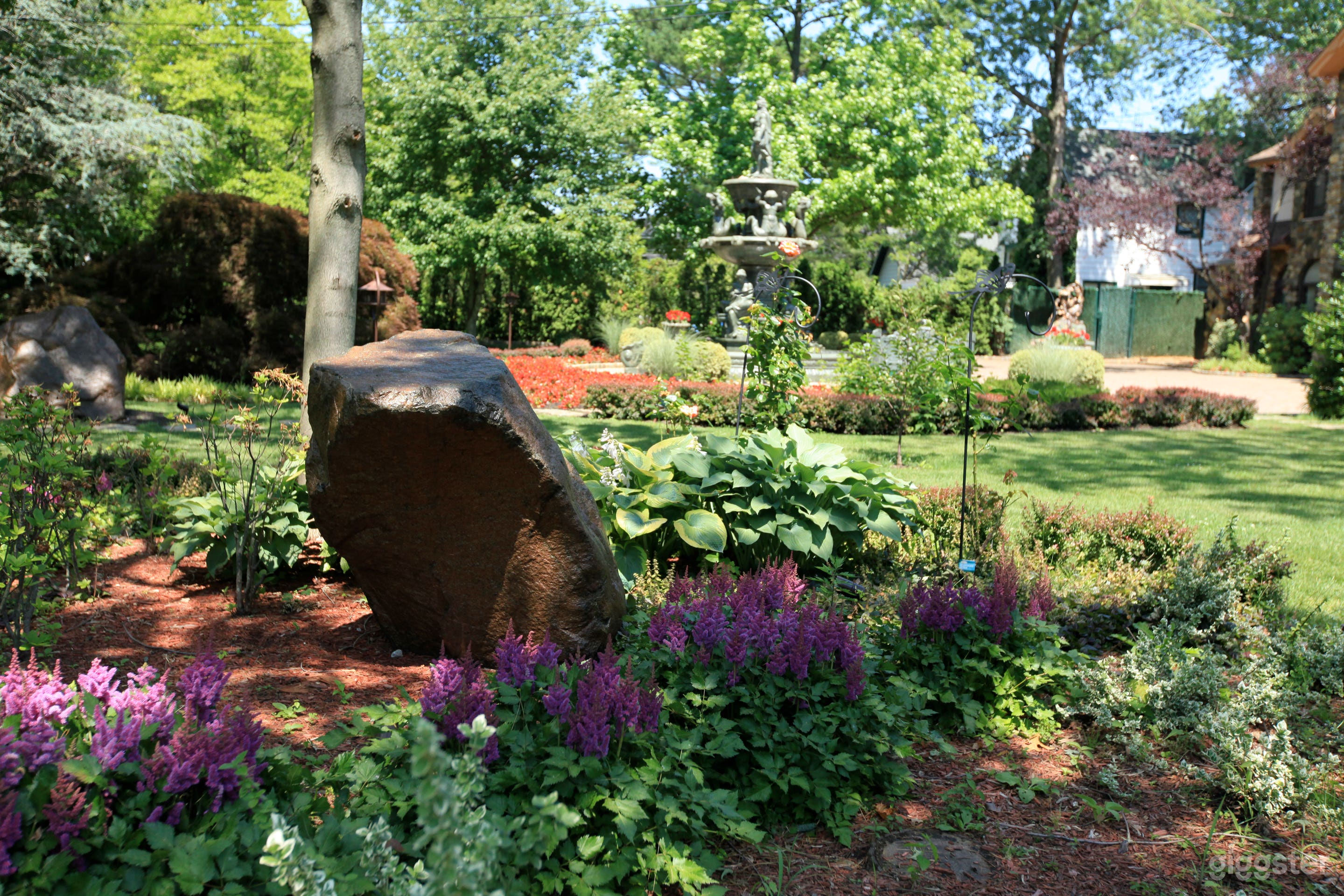 Luxury Estate with Private Beach and Gardens Photo 2