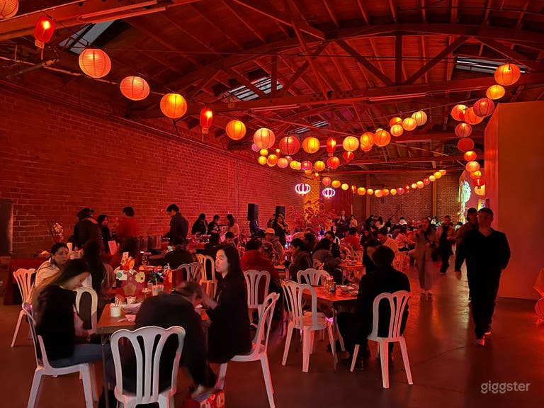  Era Stage: Exposed brick, natural light. 