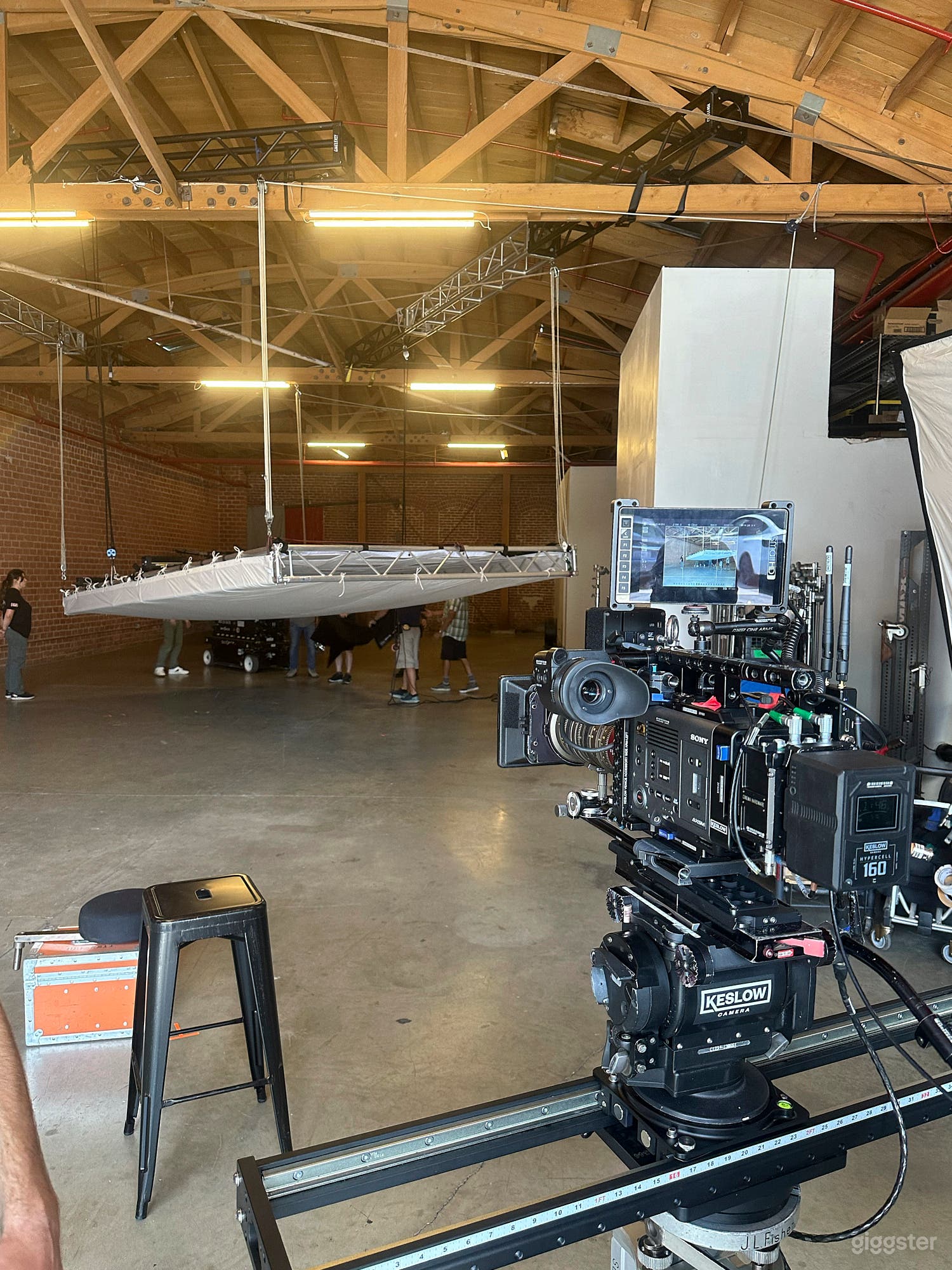 Era Stage: Exposed brick, natural light. Photo 4