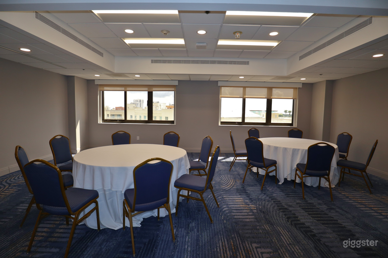  Elegant 7th Floor Meeting Rooms for Business Events 