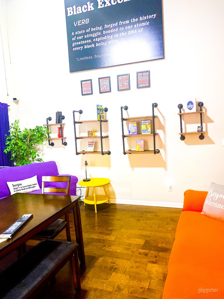  Gathering space perfect for meetings &amp; mingling. Iconic art perfect for filming and photos. 