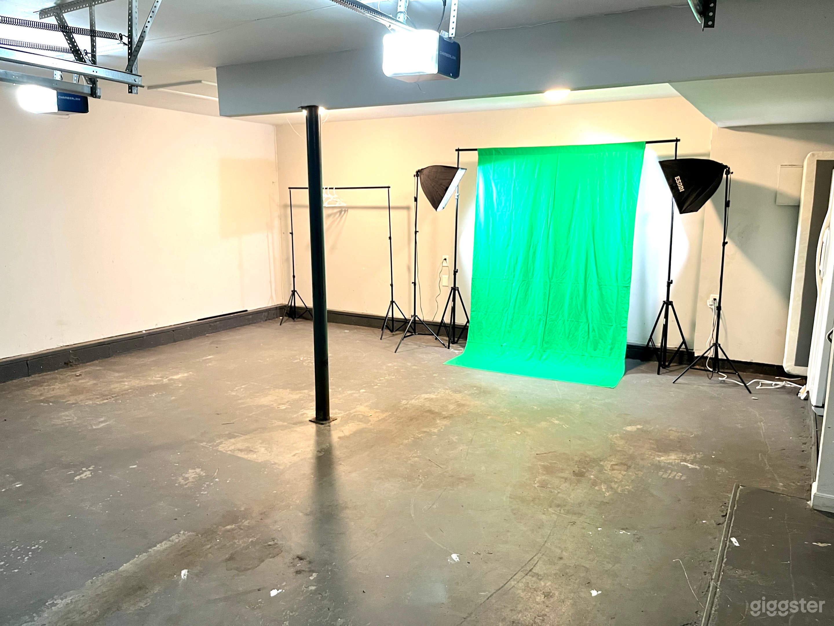 Green Screen For Film, Photoshoots &amp; Production Photo 1