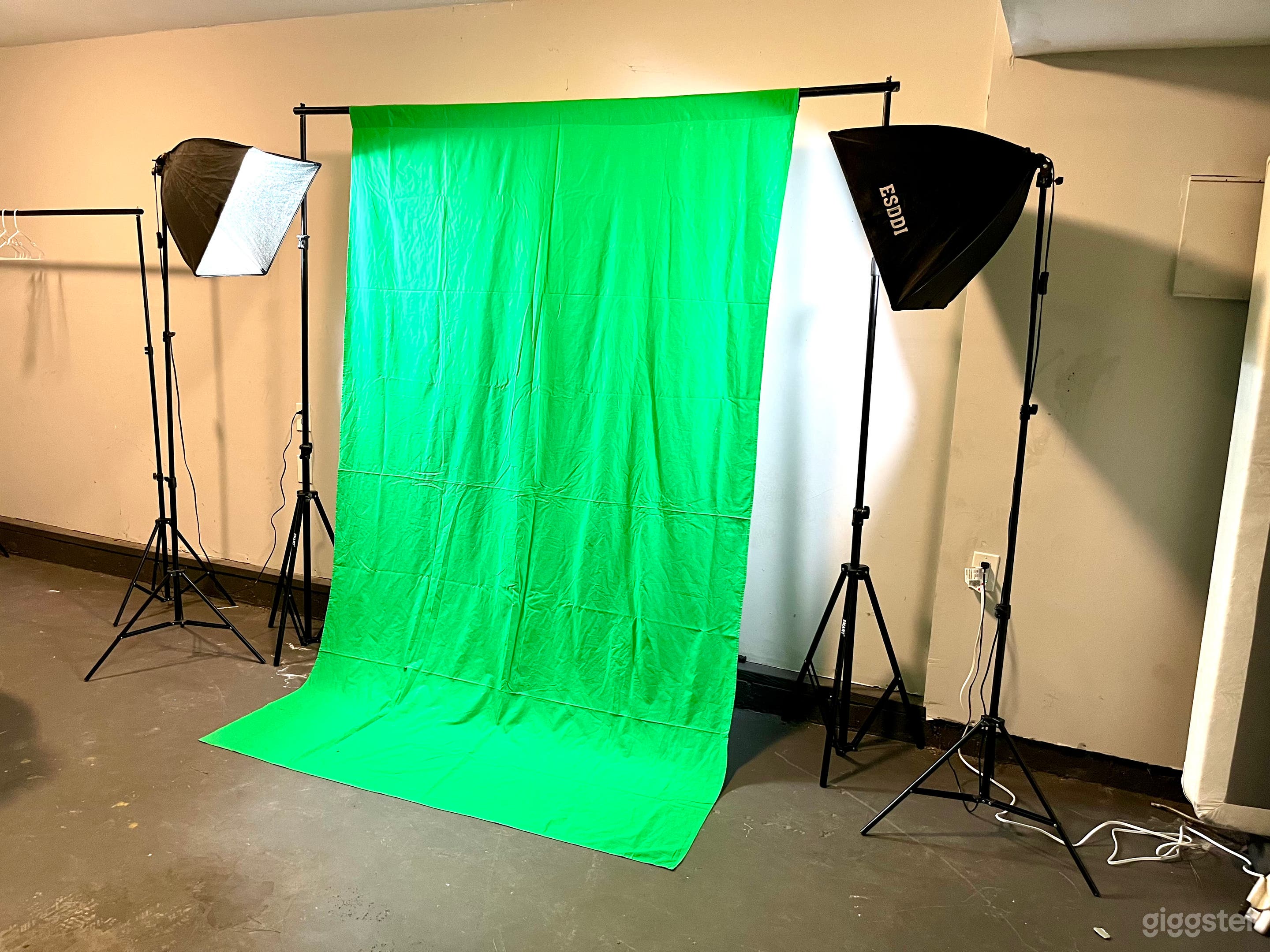 Green Screen For Film, Photoshoots &amp; Production Photo 3