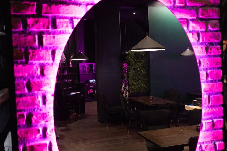  Elegant Restaurant Venue in Hollywood 