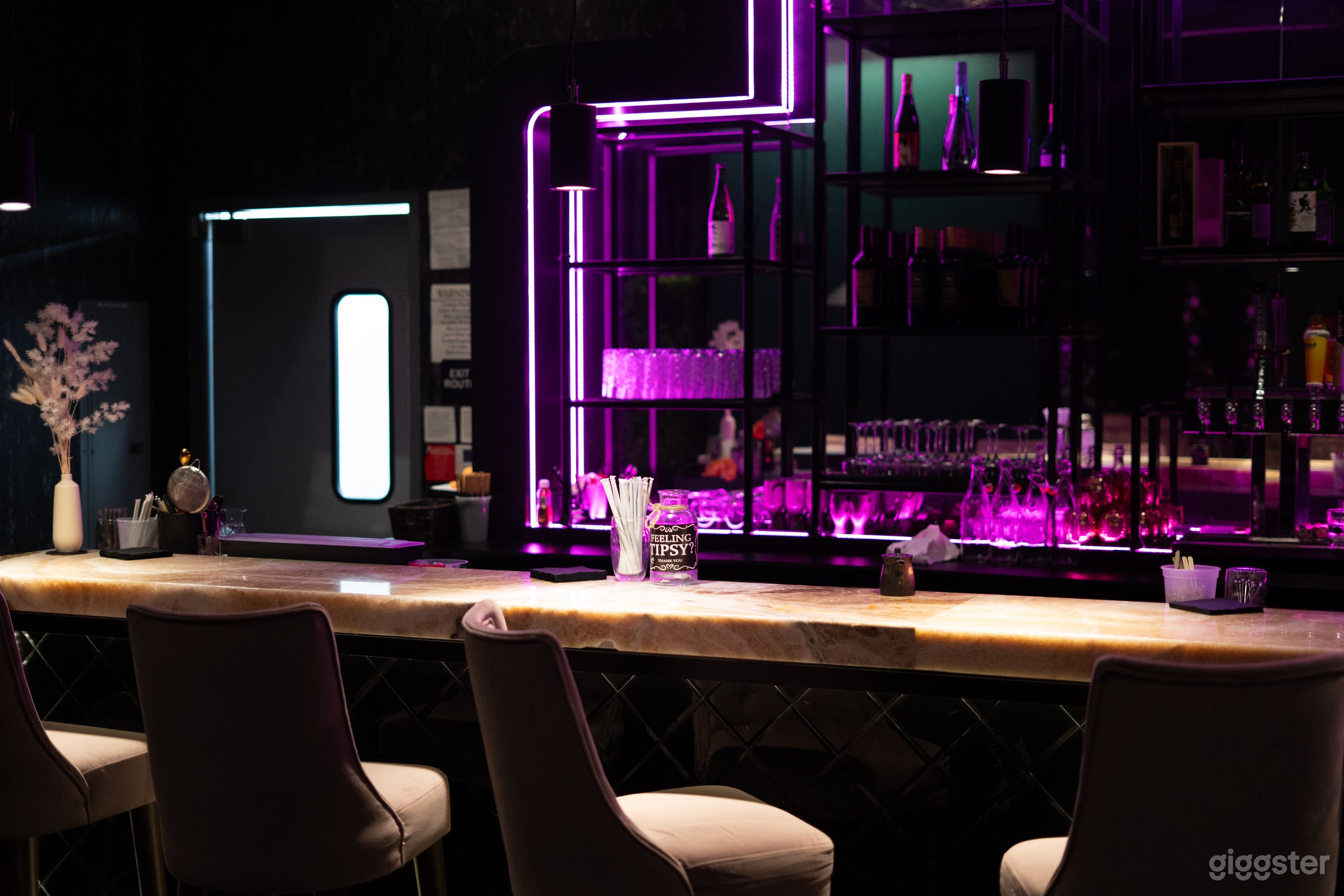 Elegant Restaurant Venue in Hollywood Photo 4