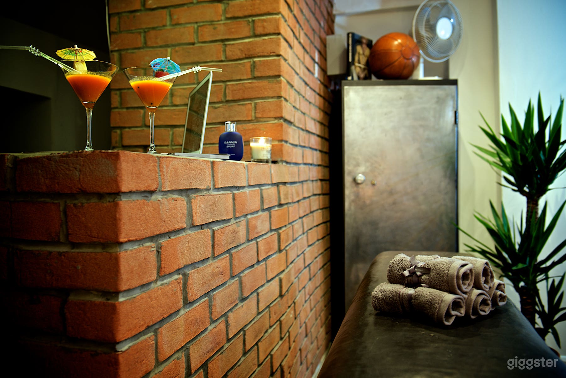 Extraordinary Fitness Gym in London Photo 3