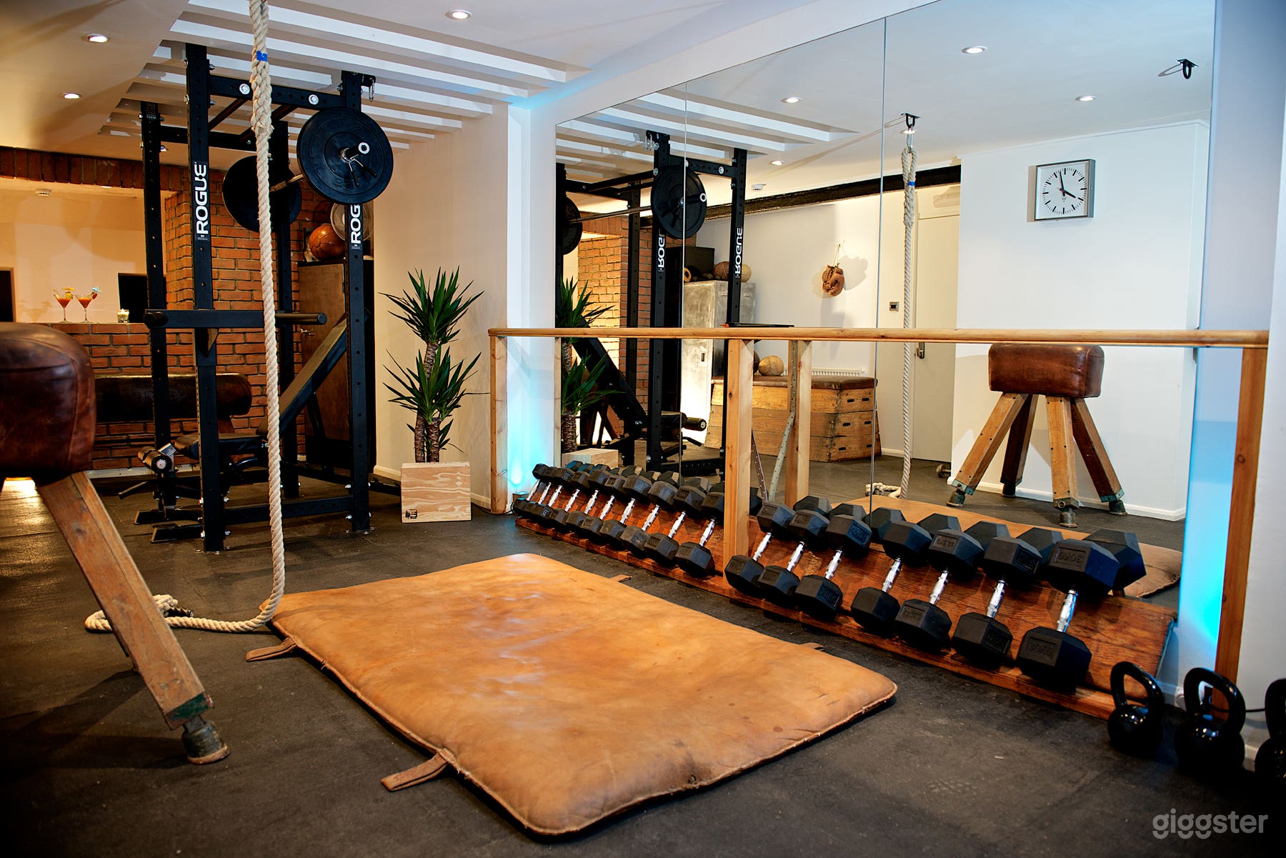 Extraordinary Fitness Gym in London Photo 1