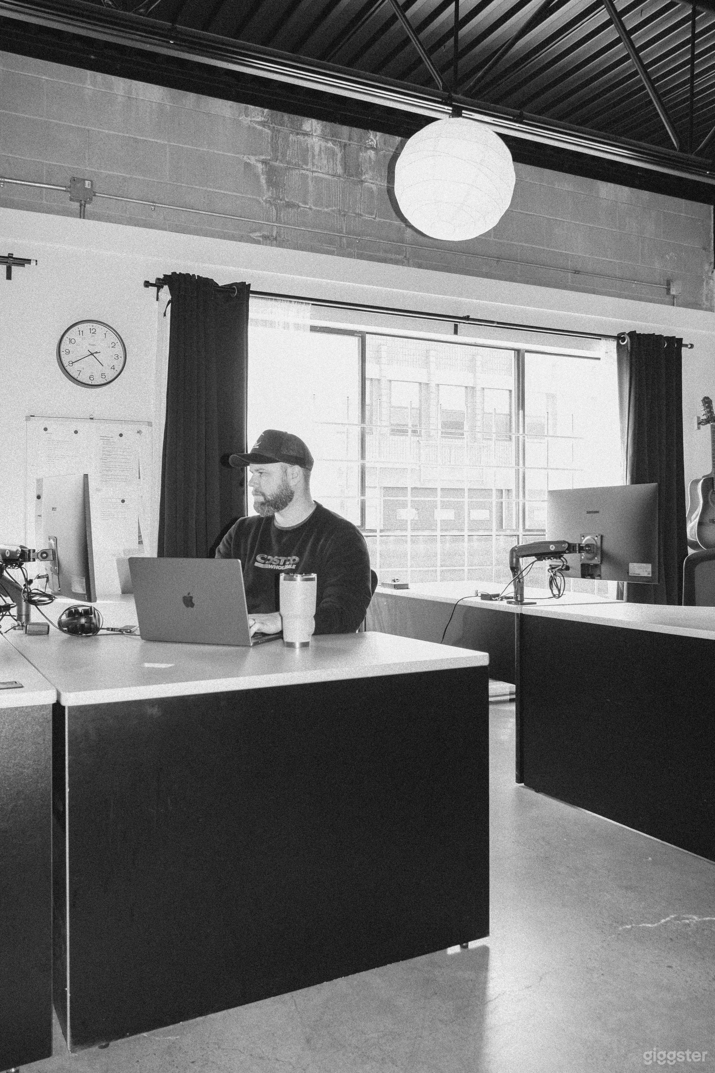 Spacious Office in Vancouver's Creative Hub Photo 2