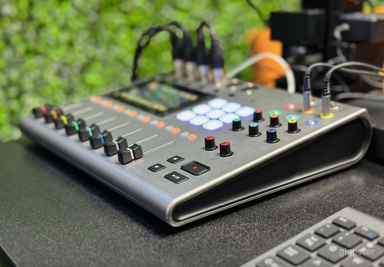  Downtown Hollywood FL Podcast & Content Studio 