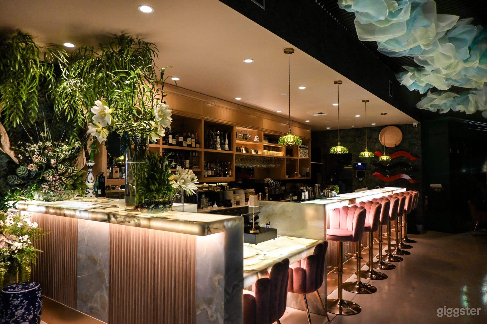 Beautiful Upscale Restaurant in Beverly Hills Photo 1