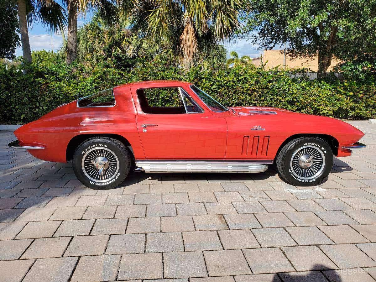 Seductive Red 1966 Chevrolet Corvette  Photo 3