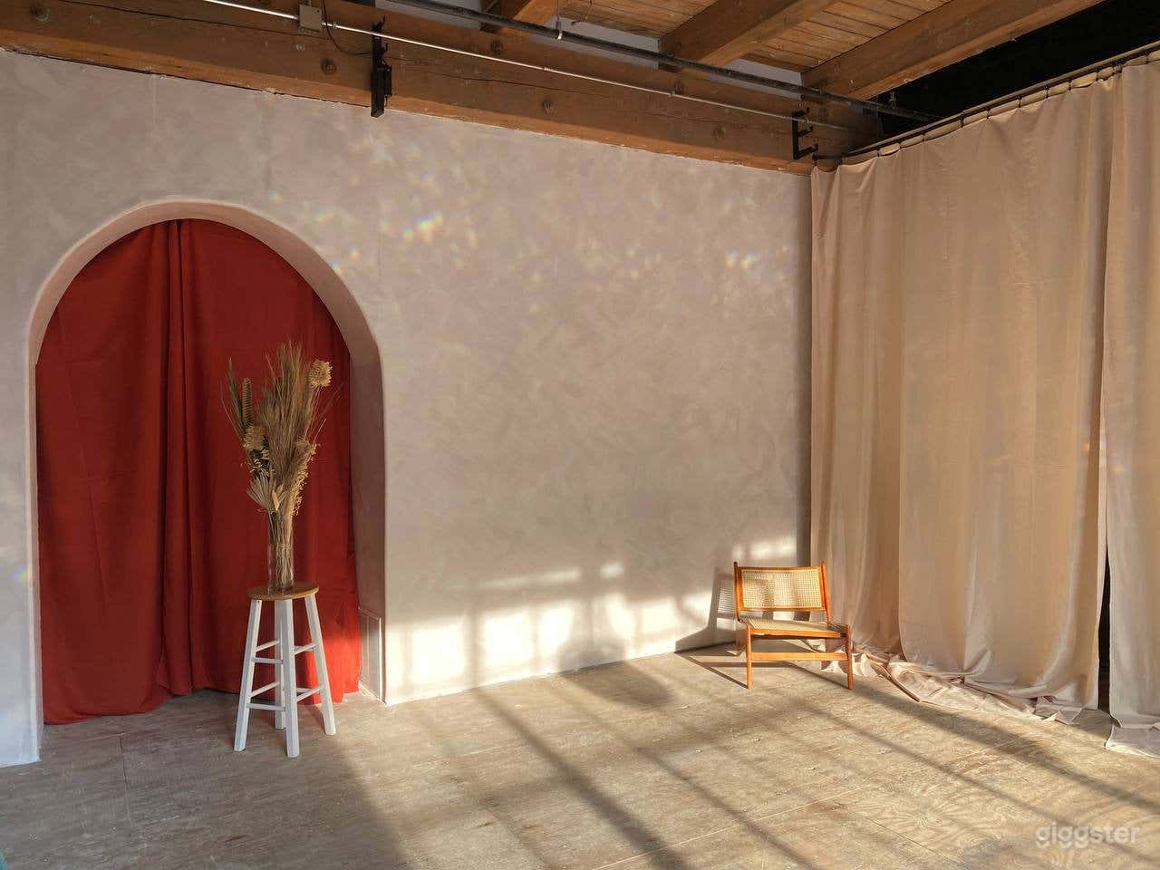 Loft Spotlights &amp; Neon space Photo 2