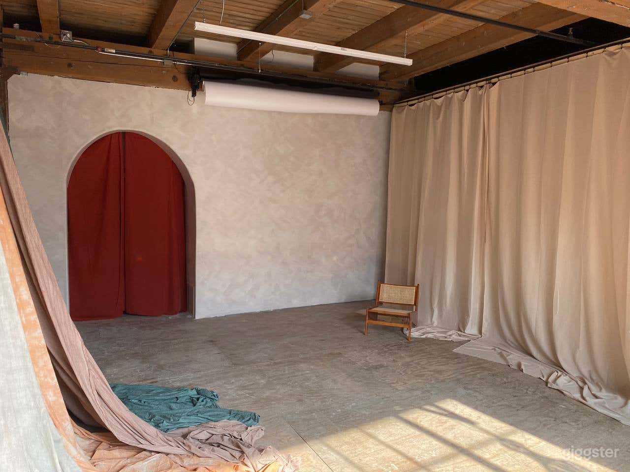 Loft Spotlights &amp; Neon space Photo 4