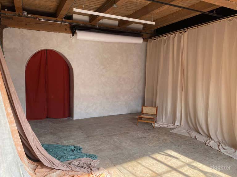  Loft Spotlights & Neon space 