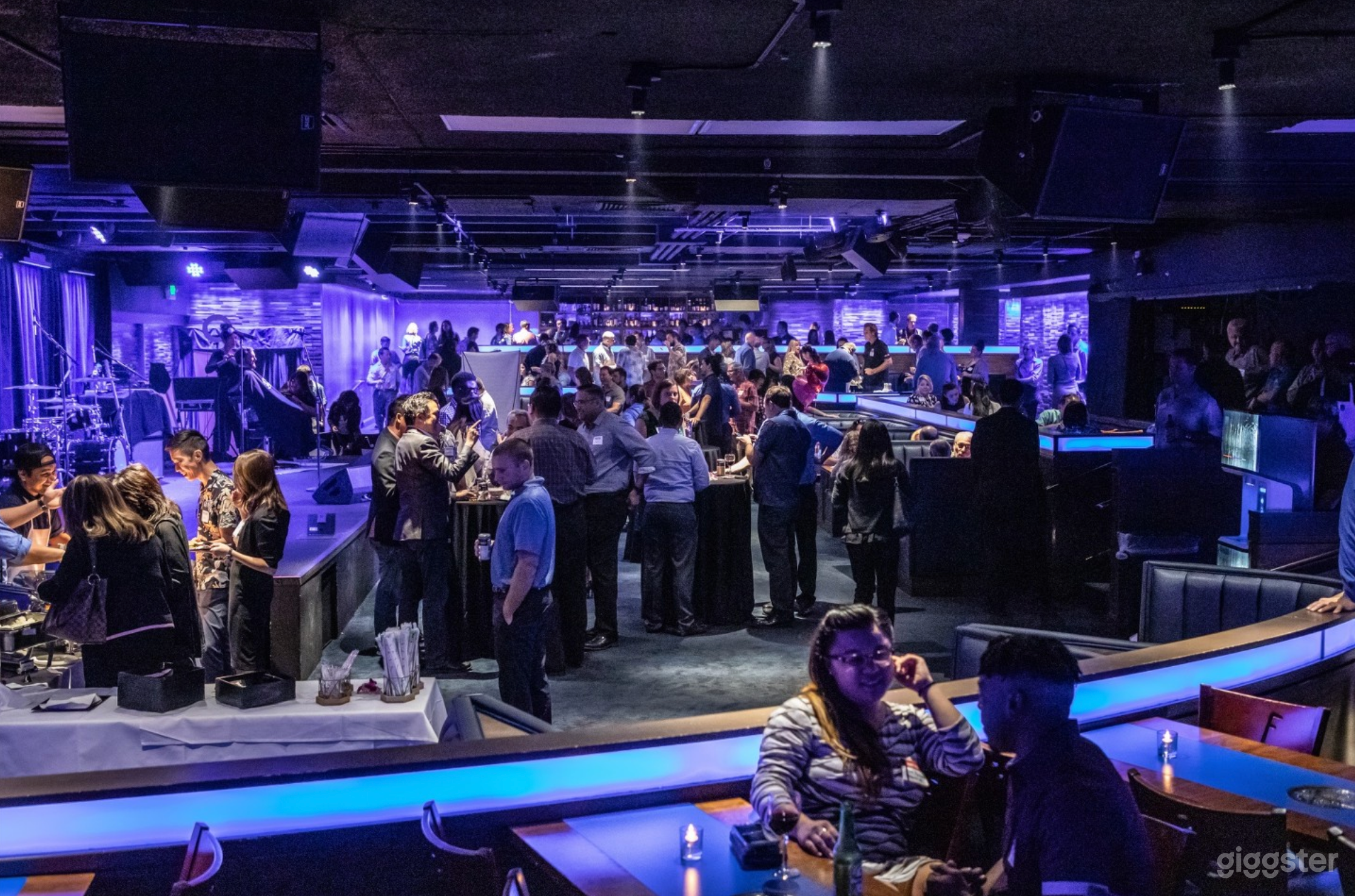 Plug &amp; play meeting &amp; event space in Waikiki Photo 1