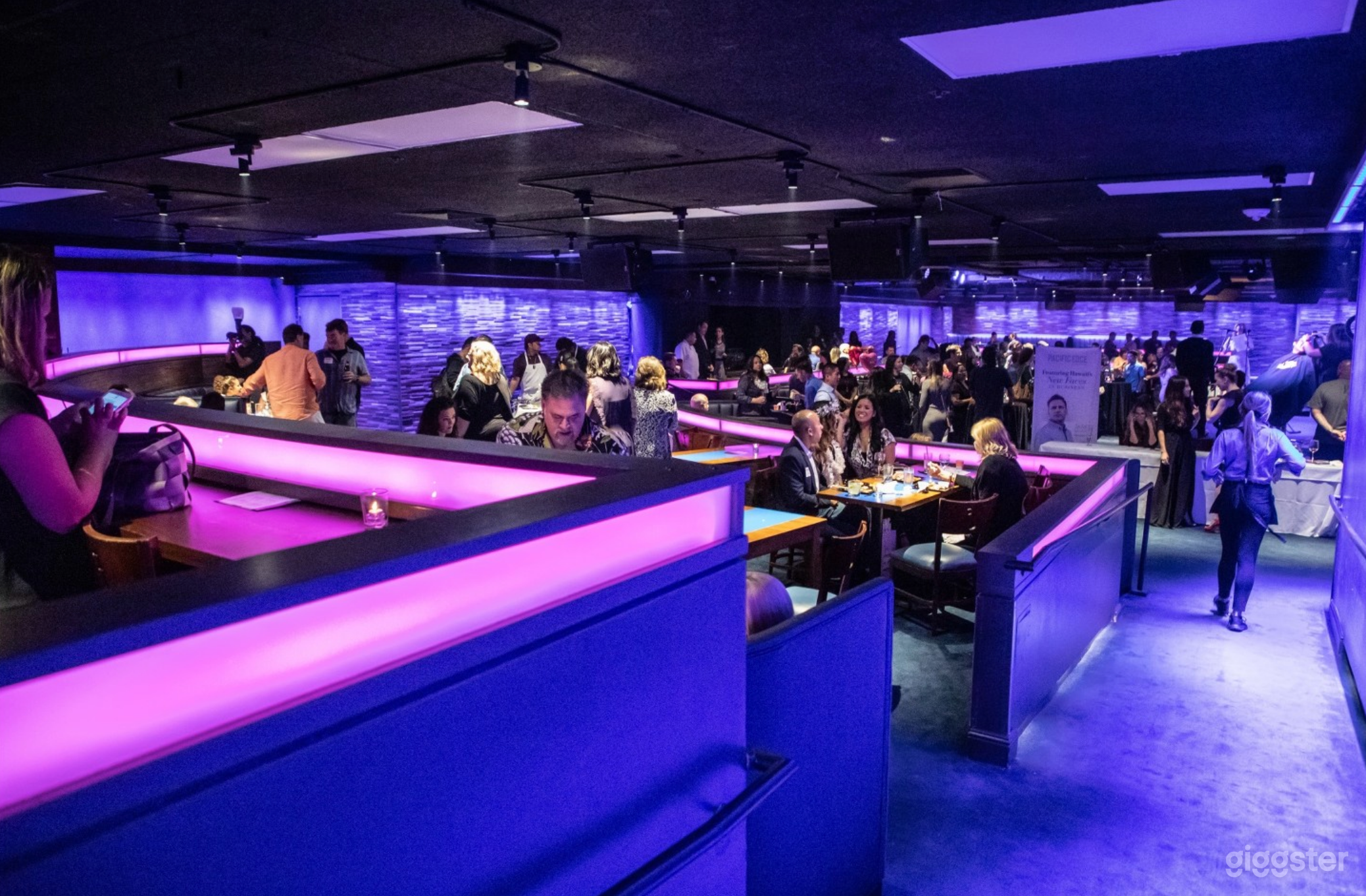 Plug &amp; play meeting &amp; event space in Waikiki Photo 4