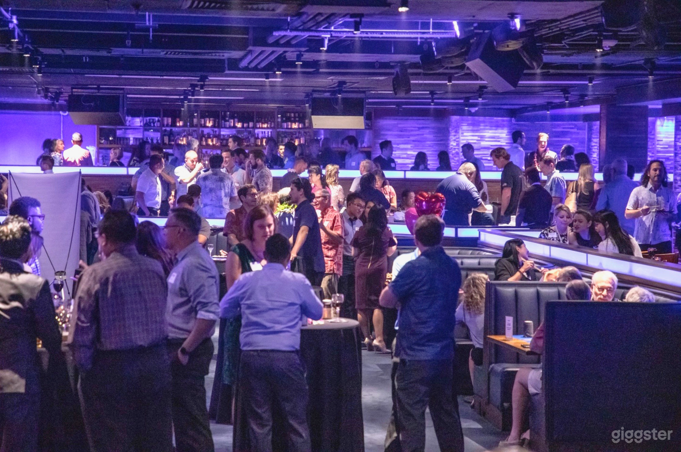 Plug &amp; play meeting &amp; event space in Waikiki Photo 3