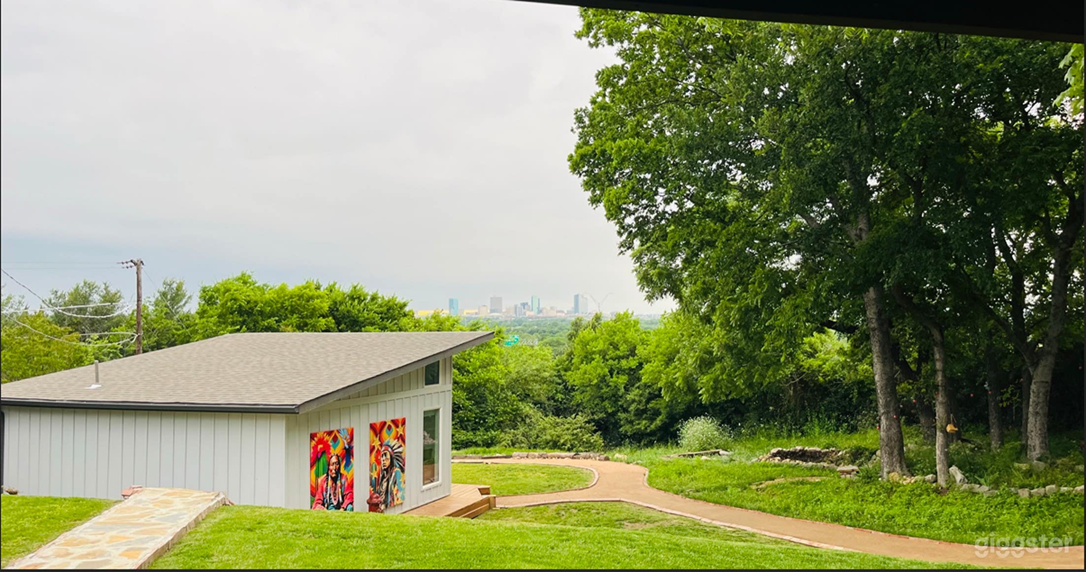 Charming Guest House Oasis on Private Acre Photo 2
