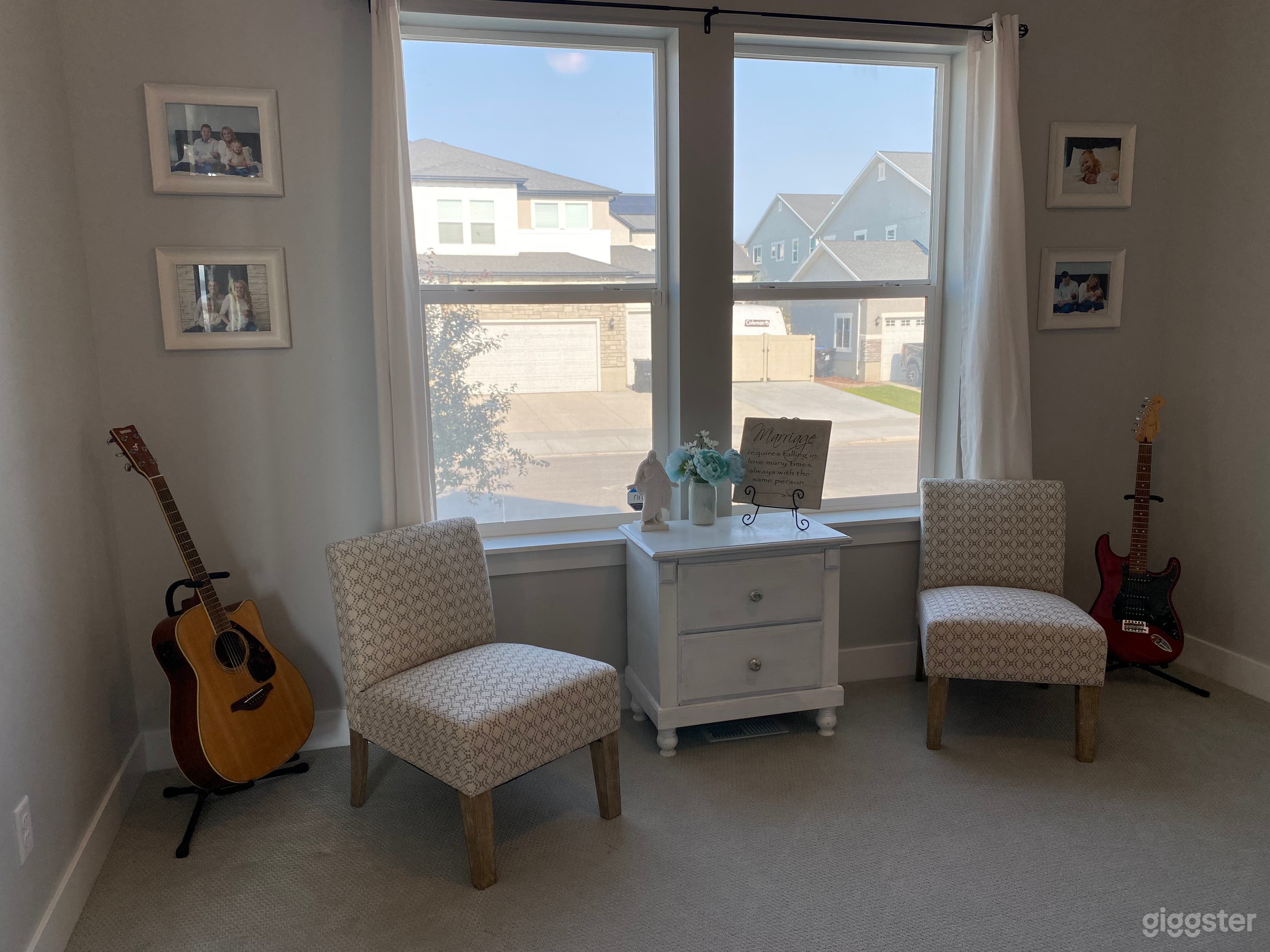 20 foot ceilings beautiful new home! Photo 3