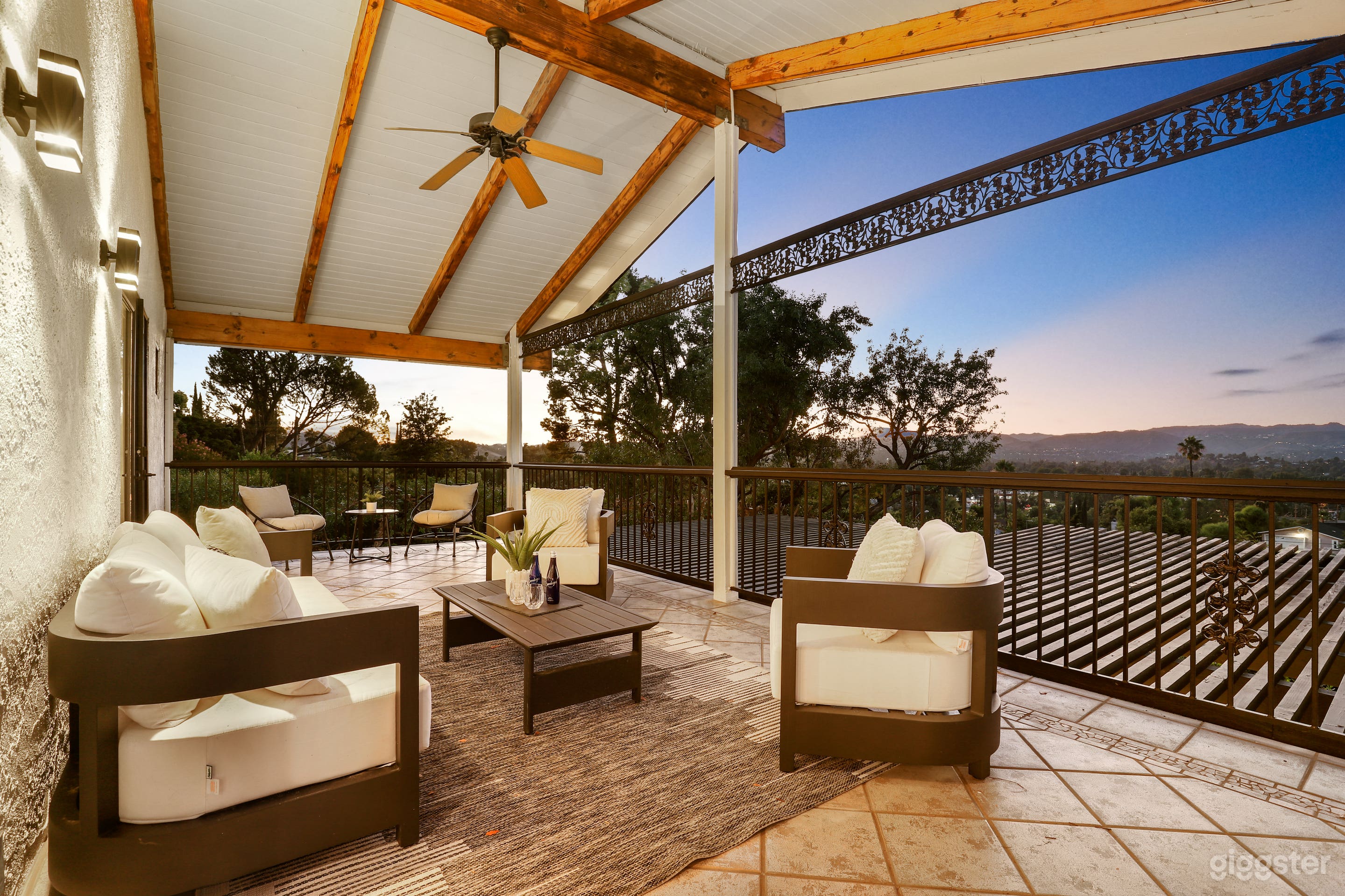 Modern Farmhouse Scenic Views Heated Pool Hot Tub Photo 2