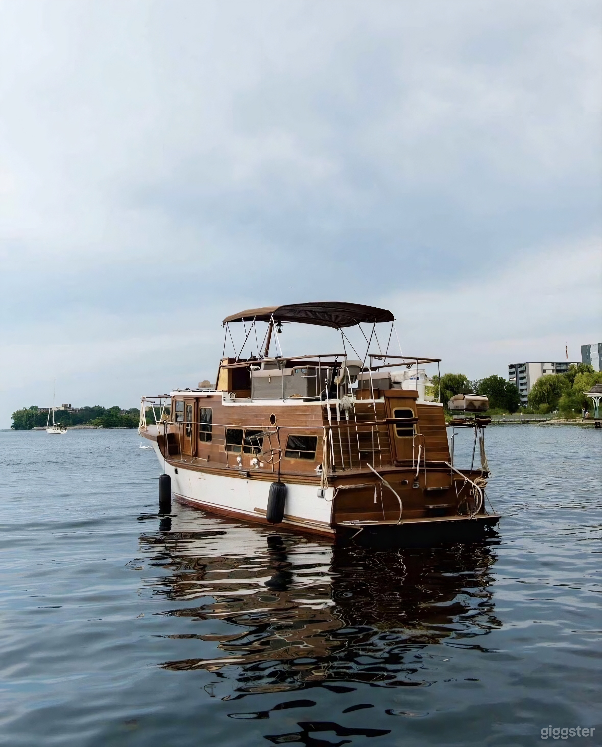 Wood Grain Boat on The Bay Photo 2