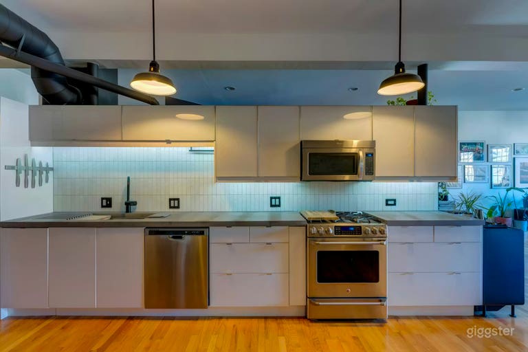  Bright and Spacious Industrial Modern Loft 