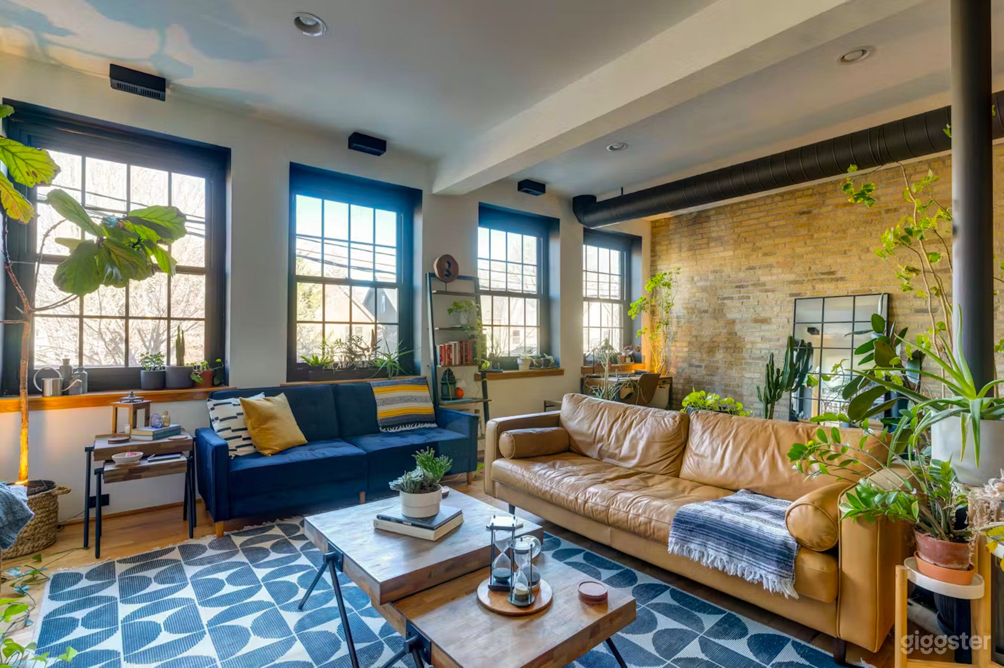 Bright and Spacious Industrial Modern Loft Photo 1